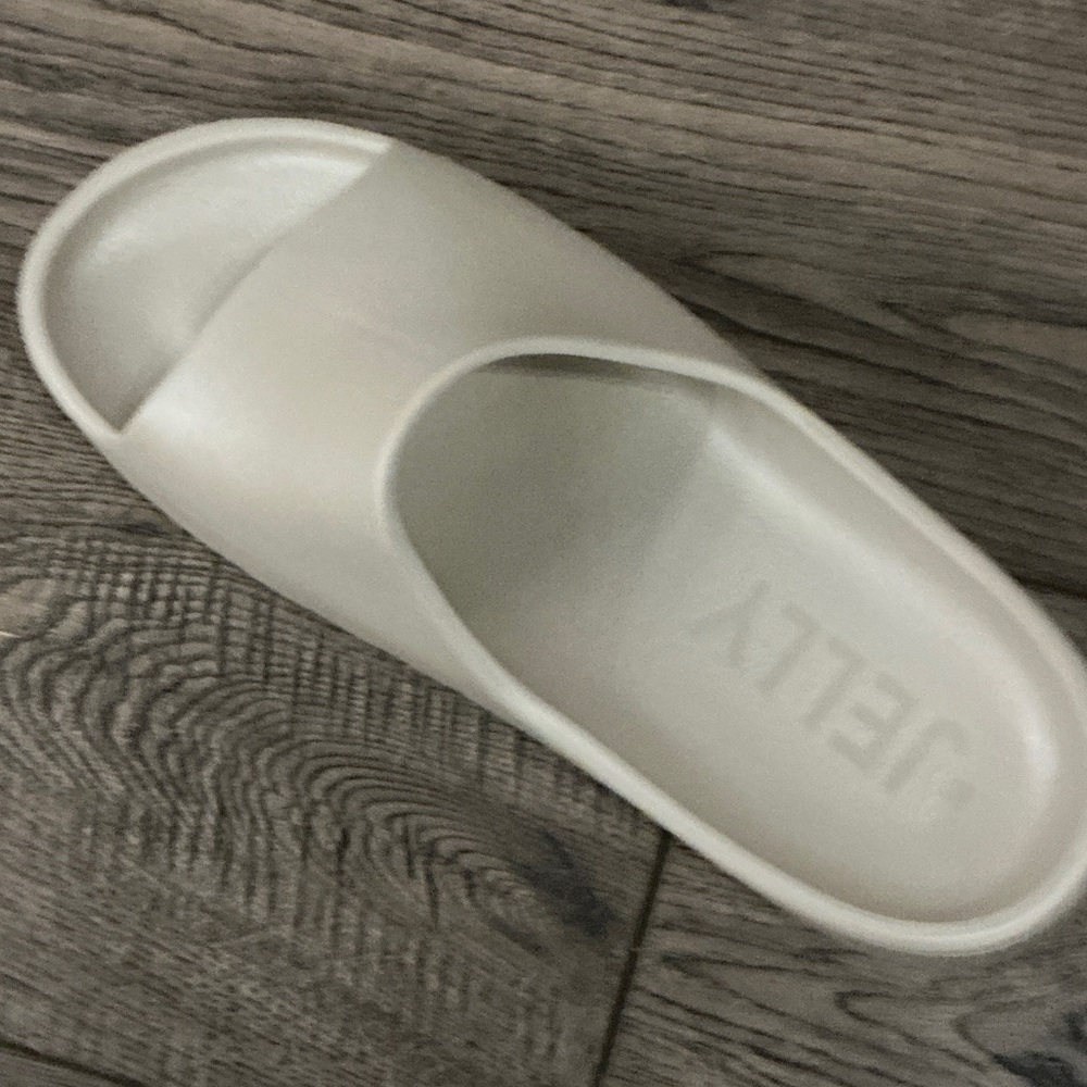 Jelly Women's Cream Sandals
